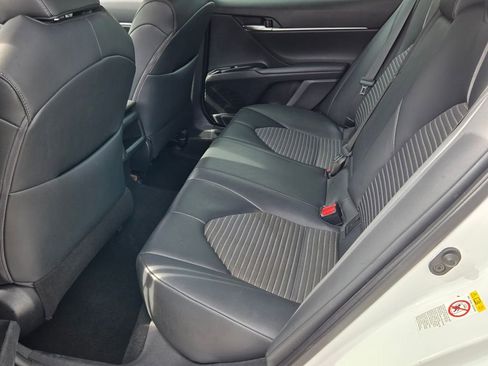 Used 2019 Toyota Camry SE w/ Convenience Package image 11