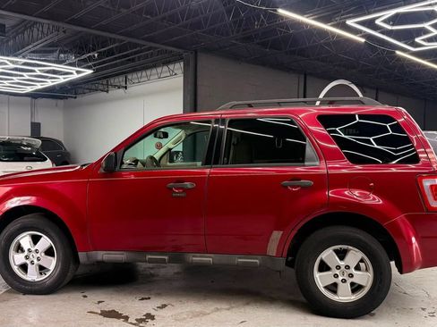 Used 2011 Ford Escape XLT w/ Class II Trailer Tow Pkg FWD image 2