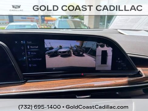 Used 2023 Cadillac Escalade Premium Luxury AWD/4WD image 29
