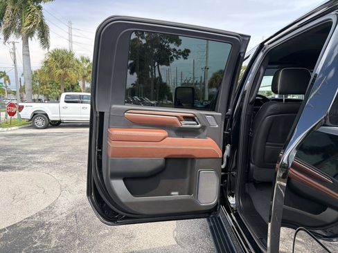Used 2025 GMC Sierra 2500 Denali Ultimate w/ Max Trailering Package AWD/4WD image 26