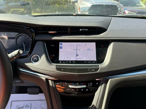 Used 2025 Cadillac XT5 Premium Luxury image 6