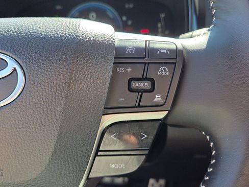 Used 2025 Toyota Camry SE image 26