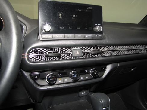 Certified 2024 Honda HR-V Sport image 7
