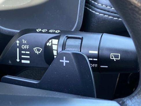 Used 2024 Nissan Rogue SV FWD image 16