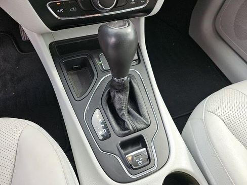 Used 2021 Jeep Cherokee Latitude Lux FWD image 22