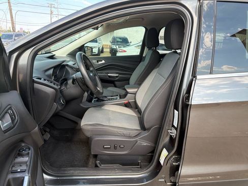 Used 2017 Ford Escape SE FWD image 9