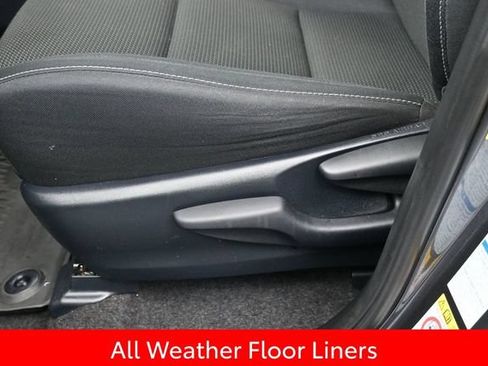 Used 2018 Toyota RAV4 XLE AWD/4WD image 22