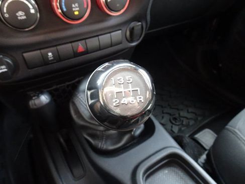 Used 2016 Jeep Wrangler Sport AWD/4WD image 14