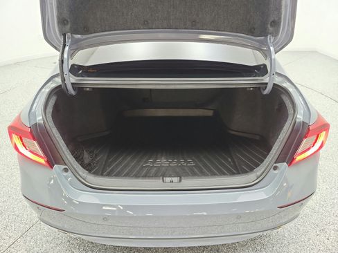 Used 2021 Honda Accord Touring image 18