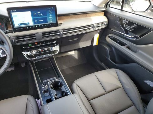 New 2026 Lincoln Corsair Grand Touring AWD/4WD image 17