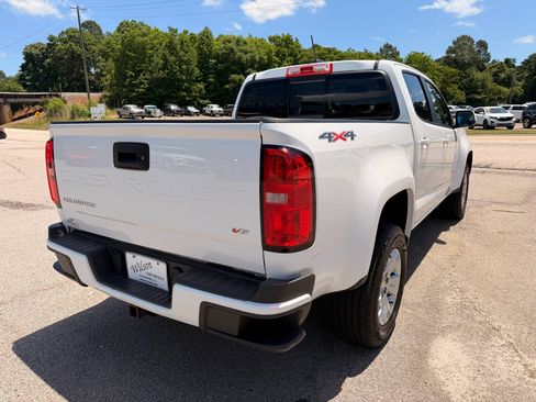 Used 2022 Chevrolet Colorado LT w/ LT Convenience Package AWD/4WD image 6
