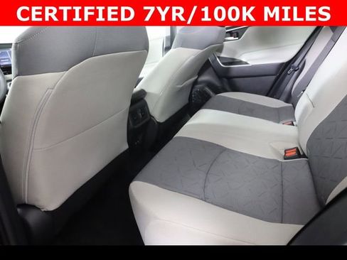 Used 2021 Toyota RAV4 XLE w/ Convenience Package image 18