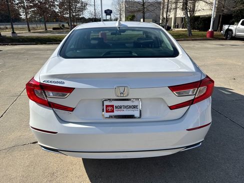 Used 2020 Honda Accord EX image 4