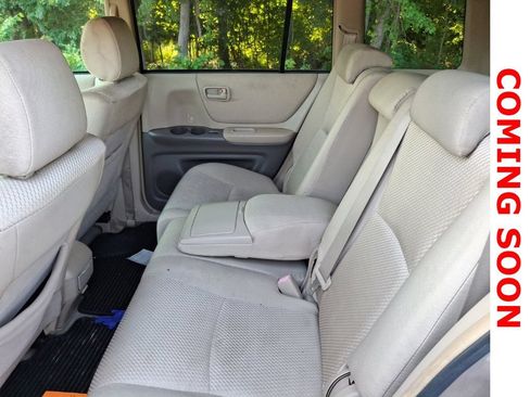 Used 2007 Toyota Highlander 4WD V6 w/ 3rd Row image 9