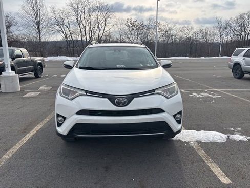 Used 2018 Toyota RAV4 XLE image 9