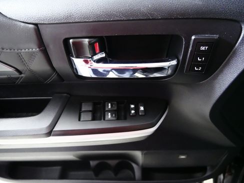 Used 2019 Toyota Tundra Platinum AWD/4WD image 19