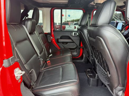 Used 2018 Jeep Wrangler Unlimited Rubicon AWD/4WD image 24