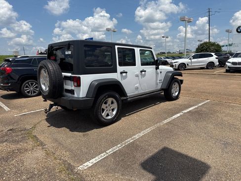 Used 2018 Jeep Wrangler Unlimited Sport S AWD/4WD image 5