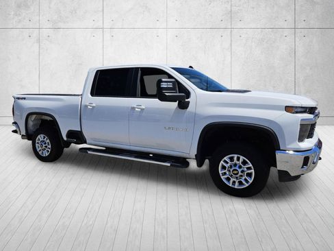 Used 2025 Chevrolet Silverado 2500 LT w/ Safety Package AWD/4WD image 1