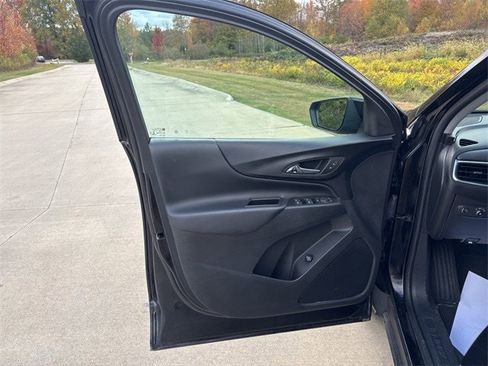 Used 2022 Chevrolet Equinox LT image 9