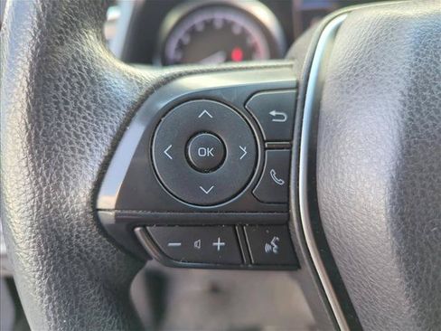 Used 2018 Toyota Camry LE FWD image 12