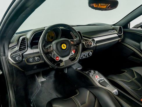 Used 2010 Ferrari 458 Italia Coupe RWD image 18