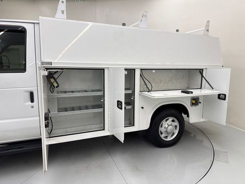 Used 2016 Ford E-350 and Econoline 350 Super Duty RWD image 9
