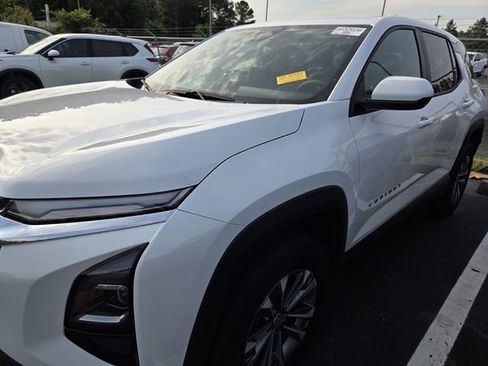 Used 2025 Chevrolet Equinox LT FWD image 10