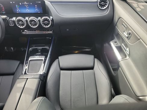 Used 2025 Mercedes-Benz GLA 250 image 12