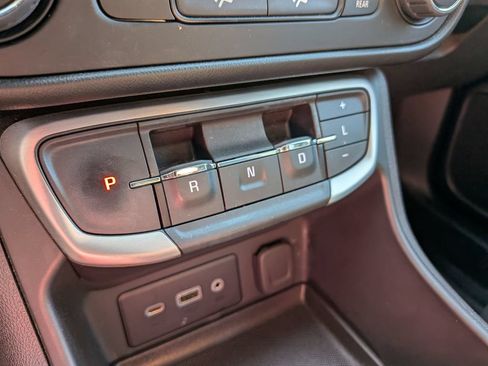 Used 2022 GMC Terrain SLE FWD image 18