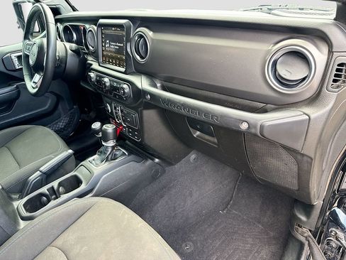 Used 2023 Jeep Wrangler Unlimited Rubicon 4xe AWD/4WD image 34