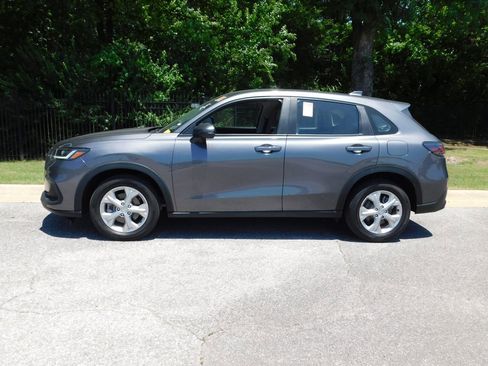 Used 2023 Honda HR-V LX image 2