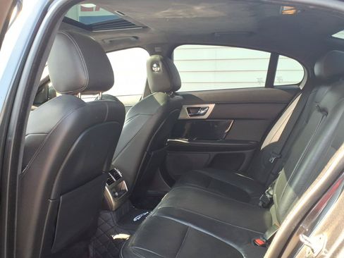 Used 2015 Jaguar XF Sport RWD image 12