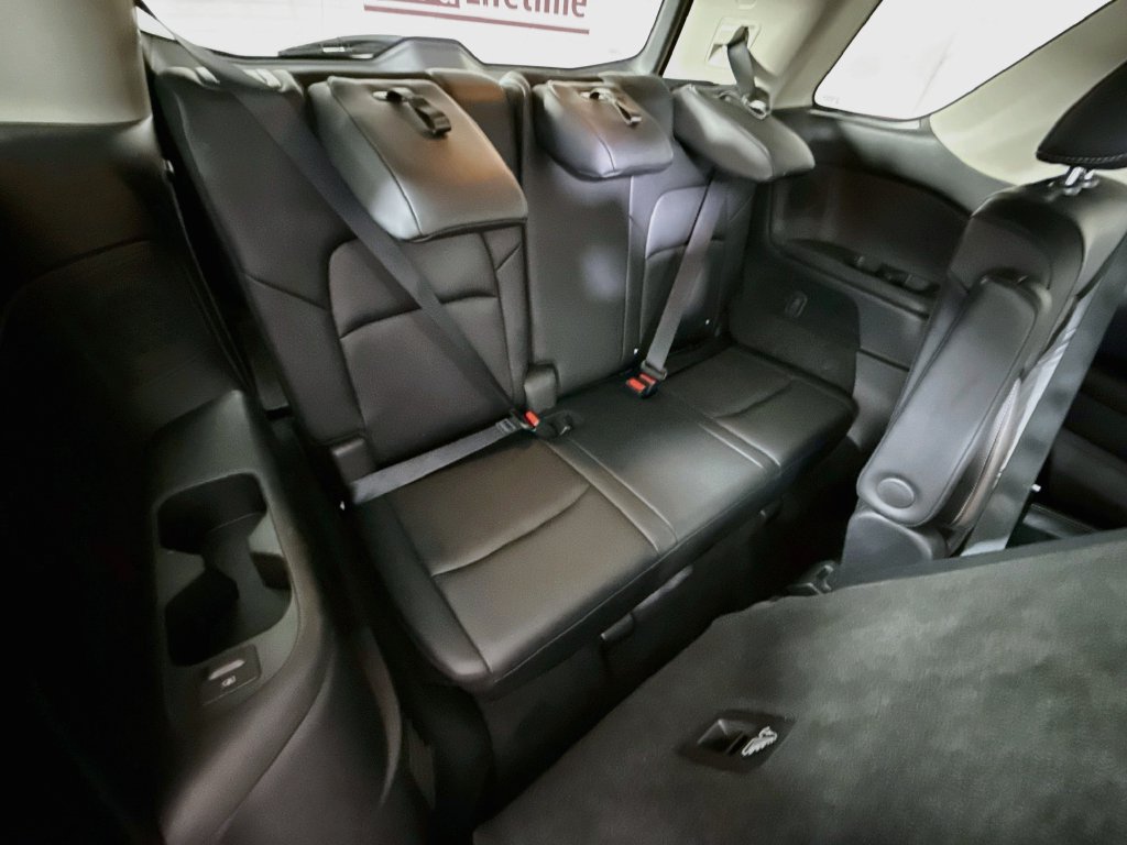 Certified 2024 Nissan Pathfinder Platinum AWD/4WD image 34