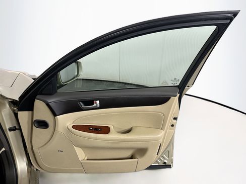 Used 2012 Hyundai Genesis 3.8 w/ Premium Pkg image 31