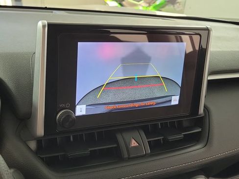 Used 2024 Toyota RAV4 LE AWD/4WD image 29