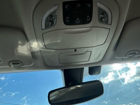 Used 2017 Chrysler Pacifica Touring-L Plus w/ Uconnect Theatre Group image 23