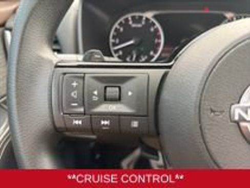 Used 2024 Nissan Rogue S AWD/4WD image 9