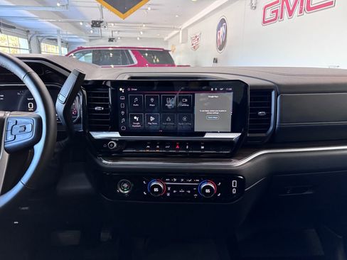 Certified 2024 GMC Sierra 1500 Elevation image 18