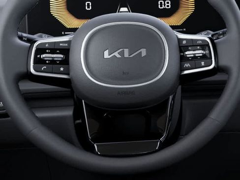 New 2026 Kia Carnival EX FWD image 22