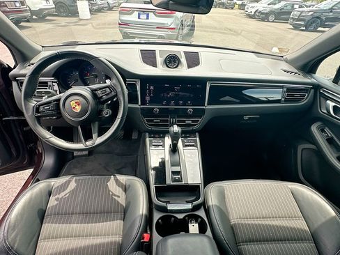 Used 2023 Porsche Macan Turbo AWD/4WD image 3