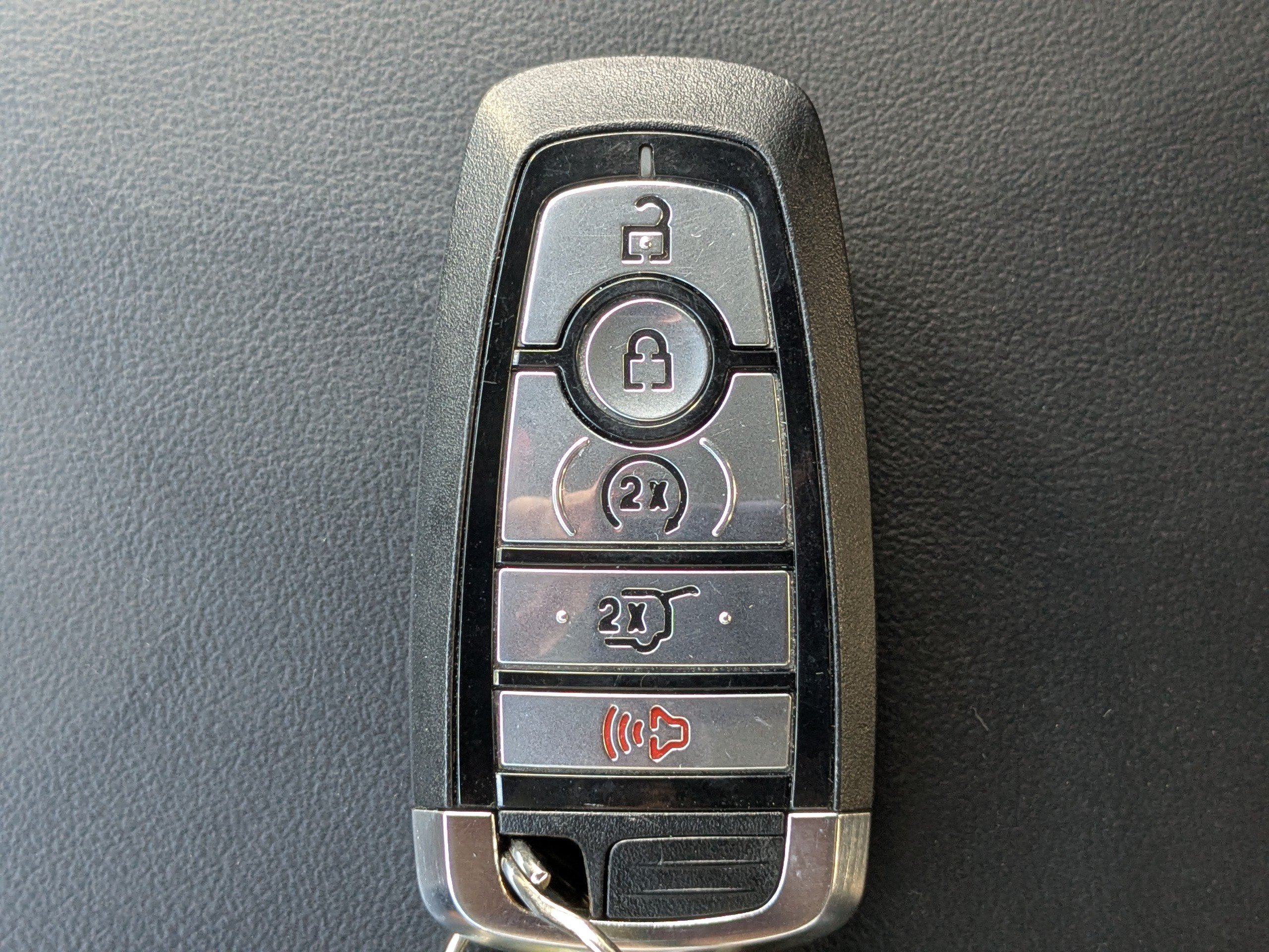 Used 2024 Ford Explorer XLT w/ Equipment Group 202A AWD/4WD image 33