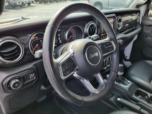 Used 2023 Jeep Wrangler Unlimited Sahara AWD/4WD image 12