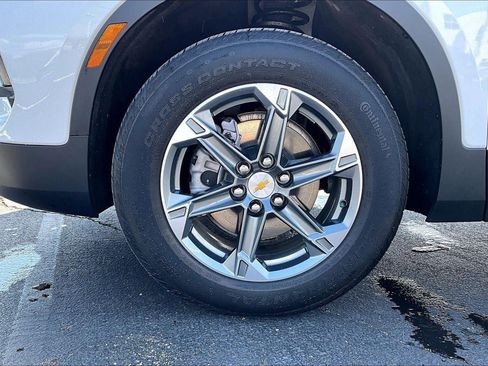 Used 2025 Chevrolet Blazer LT image 8