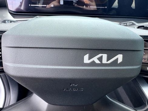 New 2026 Kia Sorento LX image 17