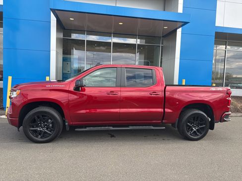 Used 2024 Chevrolet Silverado 1500 RST AWD/4WD image 9