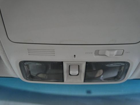 Used 2010 Subaru Forester 2.5X Premium image 33