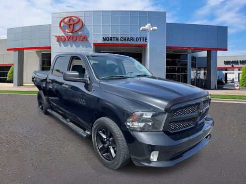 Used 2017 RAM 1500 Express w/ Black Ram 1500 Express Group image 2