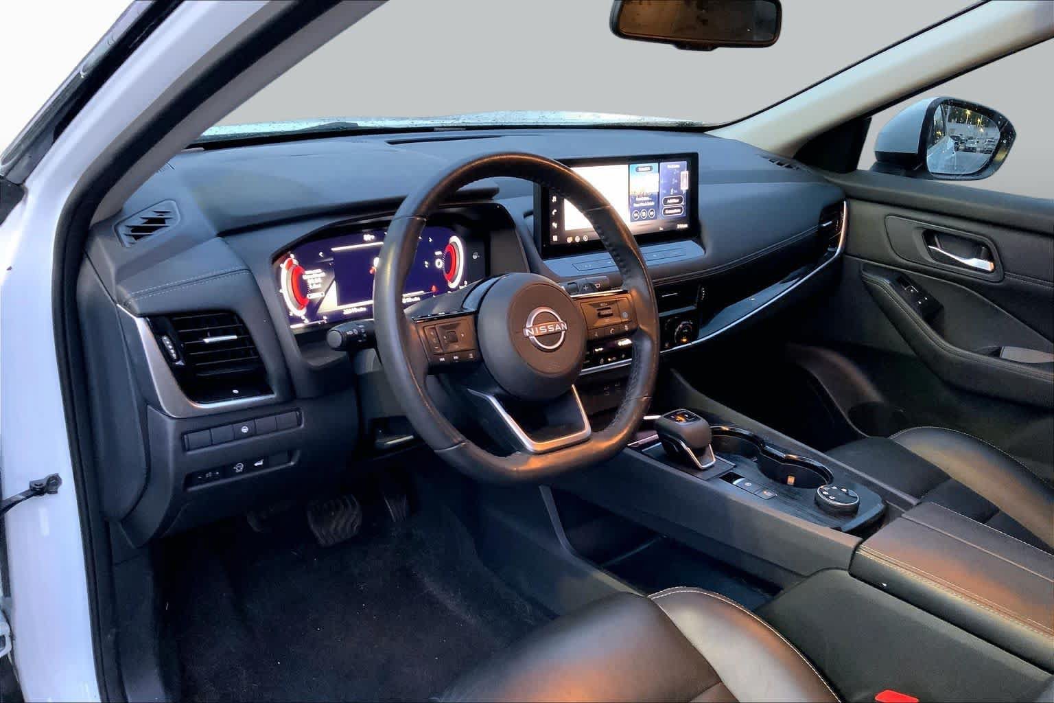 Used 2024 Nissan Rogue SL AWD/4WD image 15