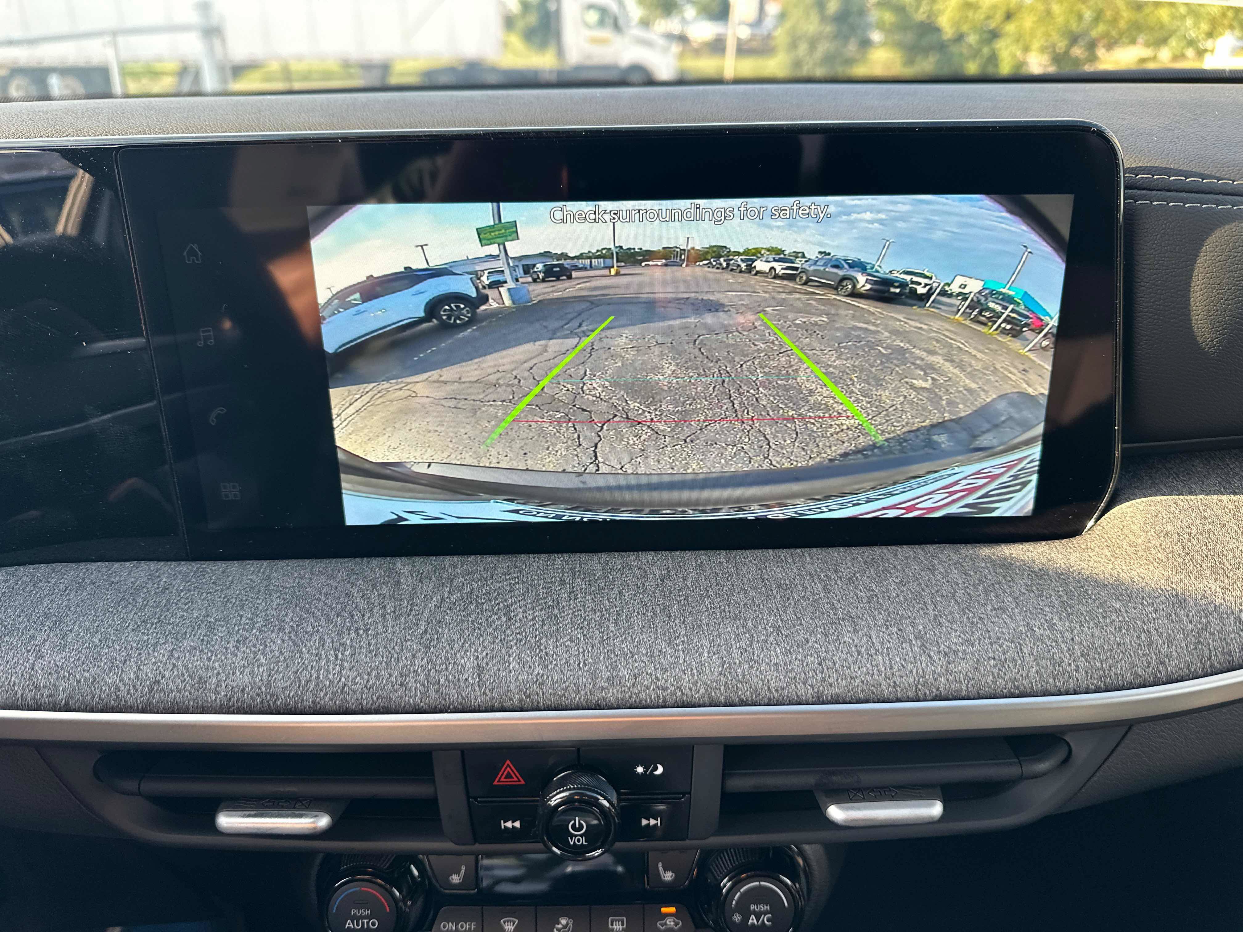 New 2027 Nissan Kicks SV AWD/4WD image 34